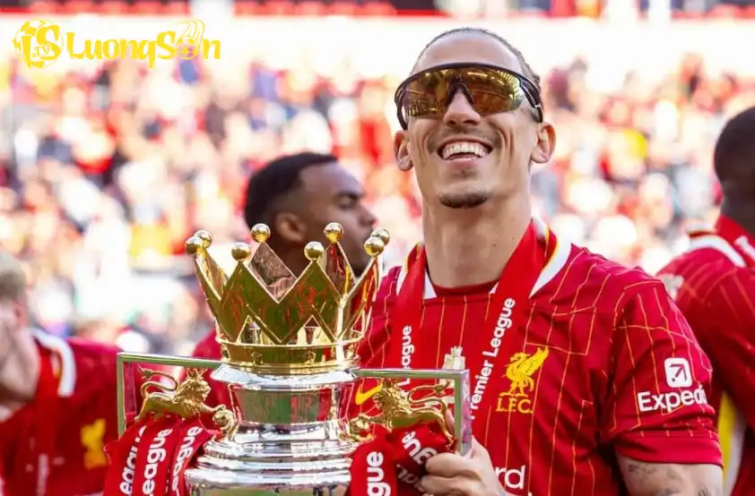 Hậu vệ 29 tuổi đang tiến gần với việc rời Anfield Hậu vệ 29 tuổi đang tiến gần với việc rời Anfield