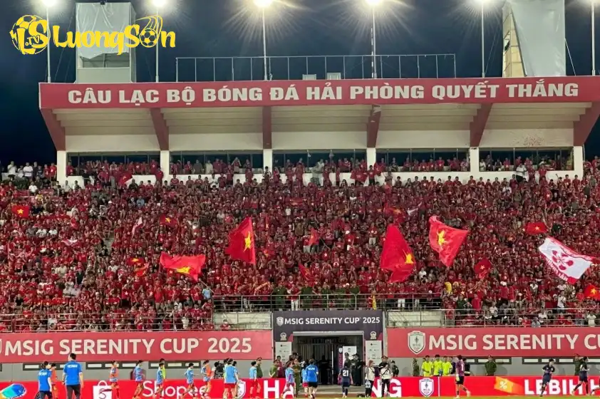 Sân Lạch Tray thiết lập kỷ lục về khán giả tại giải Đông Nam Á. Ảnh: Asean Football Sân Lạch Tray thiết lập kỷ lục về khán giả tại giải Đông Nam Á. Ảnh: Asean Football