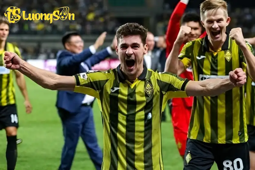 Kairat Almaty bất ngờ giành chiến thắng trước Celtic qua đó có được tấm vé vào vòng bảng C1 châu Âu. Ảnh: AFP Kairat Almaty bất ngờ giành chiến thắng trước Celtic qua đó có được tấm vé vào vòng bảng C1 châu Âu. Ảnh: AFP