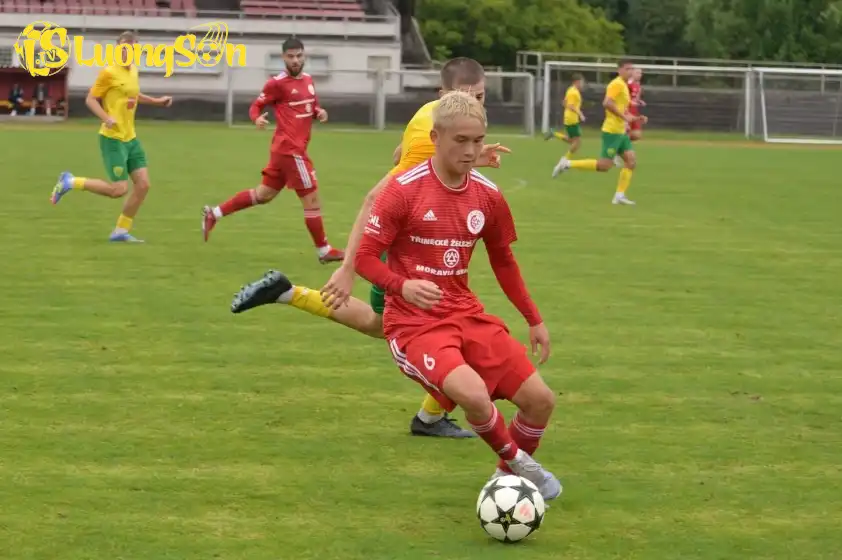 Andrej Nguyễn An Khánh ghi bàn phút cuối giúp FK Trinec giành chiến thắng Andrej Nguyễn An Khánh ghi bàn phút cuối giúp FK Trinec giành chiến thắng