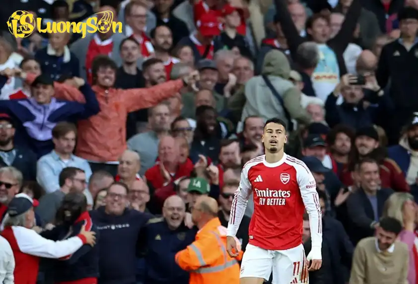 Pháo thủ đã bị Liverpool bỏ xa trên BXH Ngoại hạng Anh chỉ sau 5 vòng đấu Pháo thủ đã bị Liverpool bỏ xa trên BXH Ngoại hạng Anh chỉ sau 5 vòng đấu