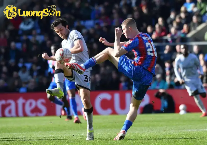 Crystal Palace được dự đoán sẽ chiến thắng để đi tiếp. Crystal Palace được dự đoán sẽ chiến thắng để đi tiếp.