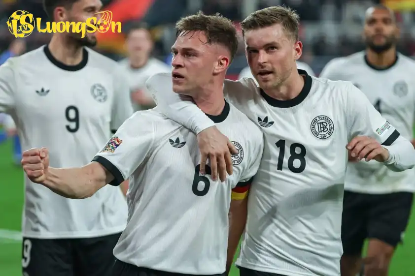 Tuyển Đức đang có vị thế cao hơn so với đội chủ nhà. Tuyển Đức đang có vị thế cao hơn so với đội chủ nhà