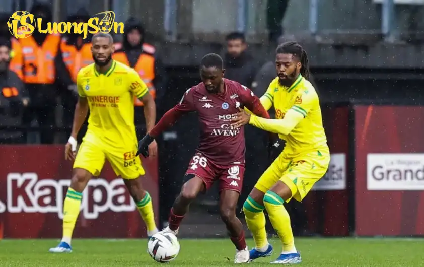 Nantes quyết giành chiến thắng trước Metz.